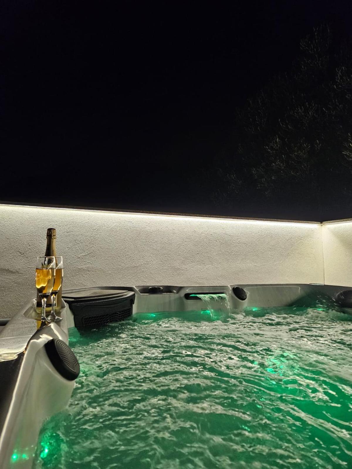 Apartman Koko With Private Jacuzzi Makarska Zewnętrze zdjęcie