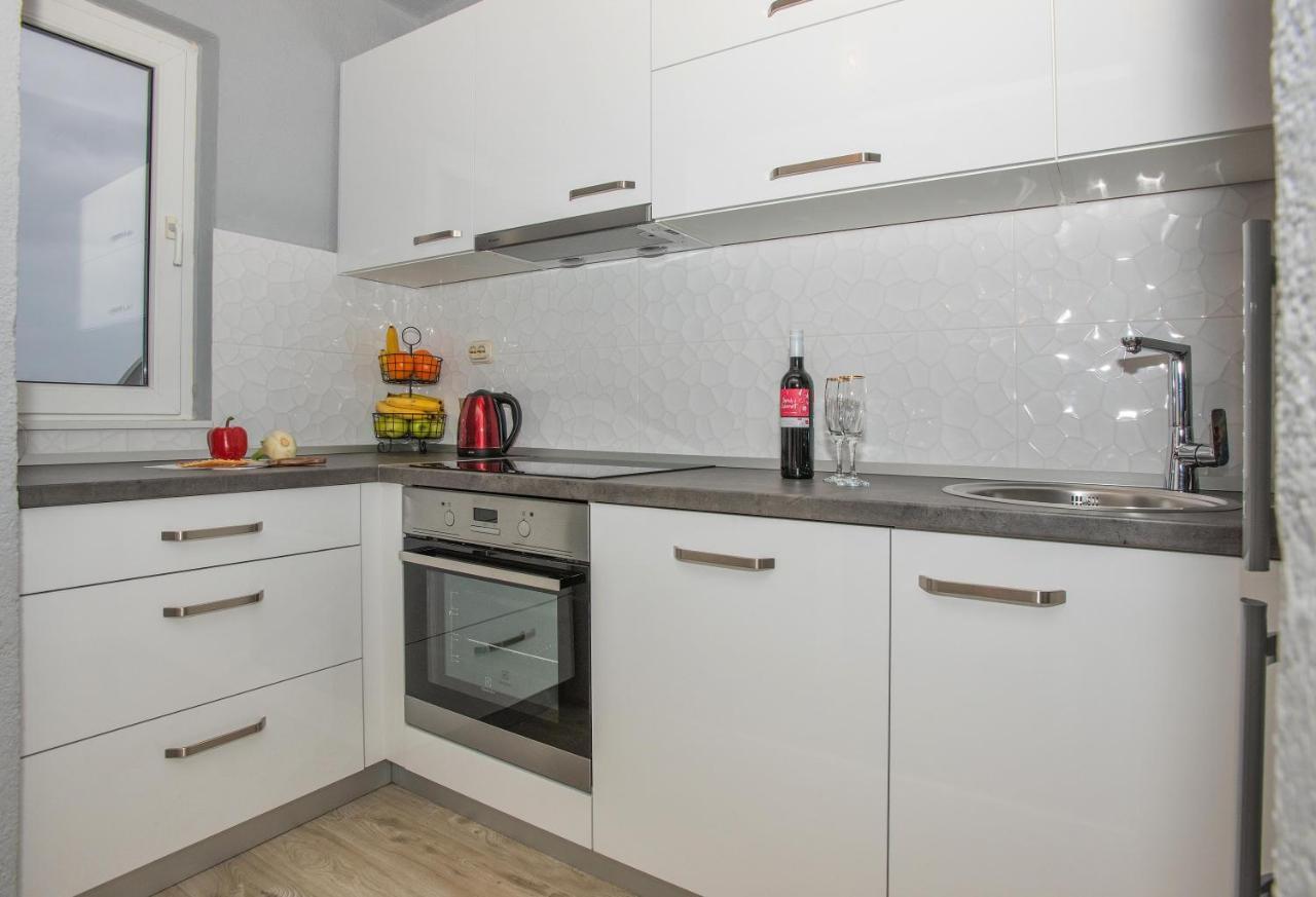 Apartman Koko With Private Jacuzzi Makarska Zewnętrze zdjęcie